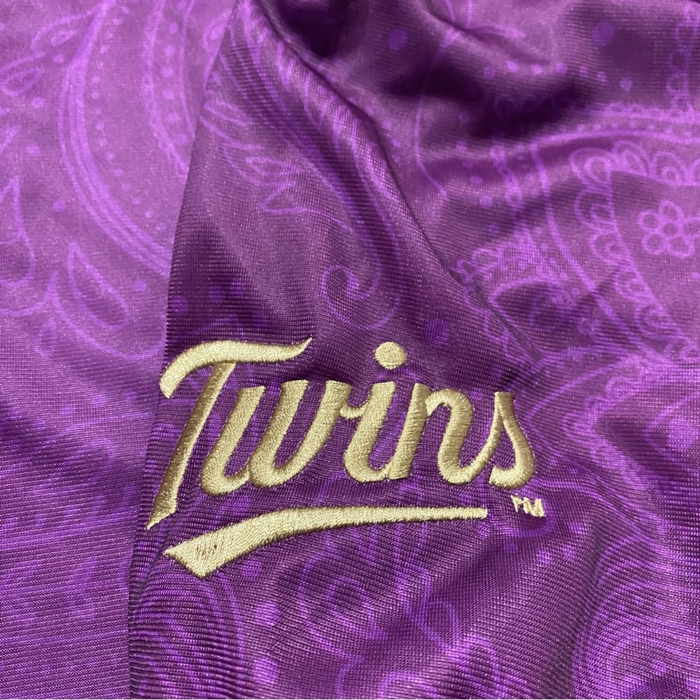 Minnesota Twins 2024 Prince Jacket Game Exclusive Giveaway Purple Size L - Picture 2 of 11